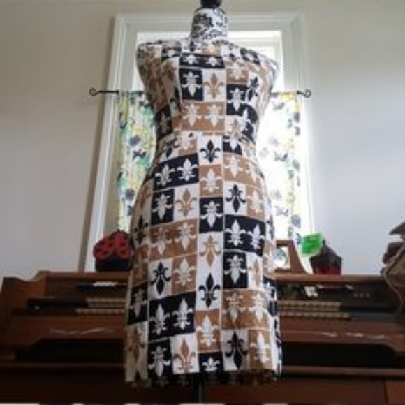 Joan dress in Grand Fleur - Picture 4 of 4